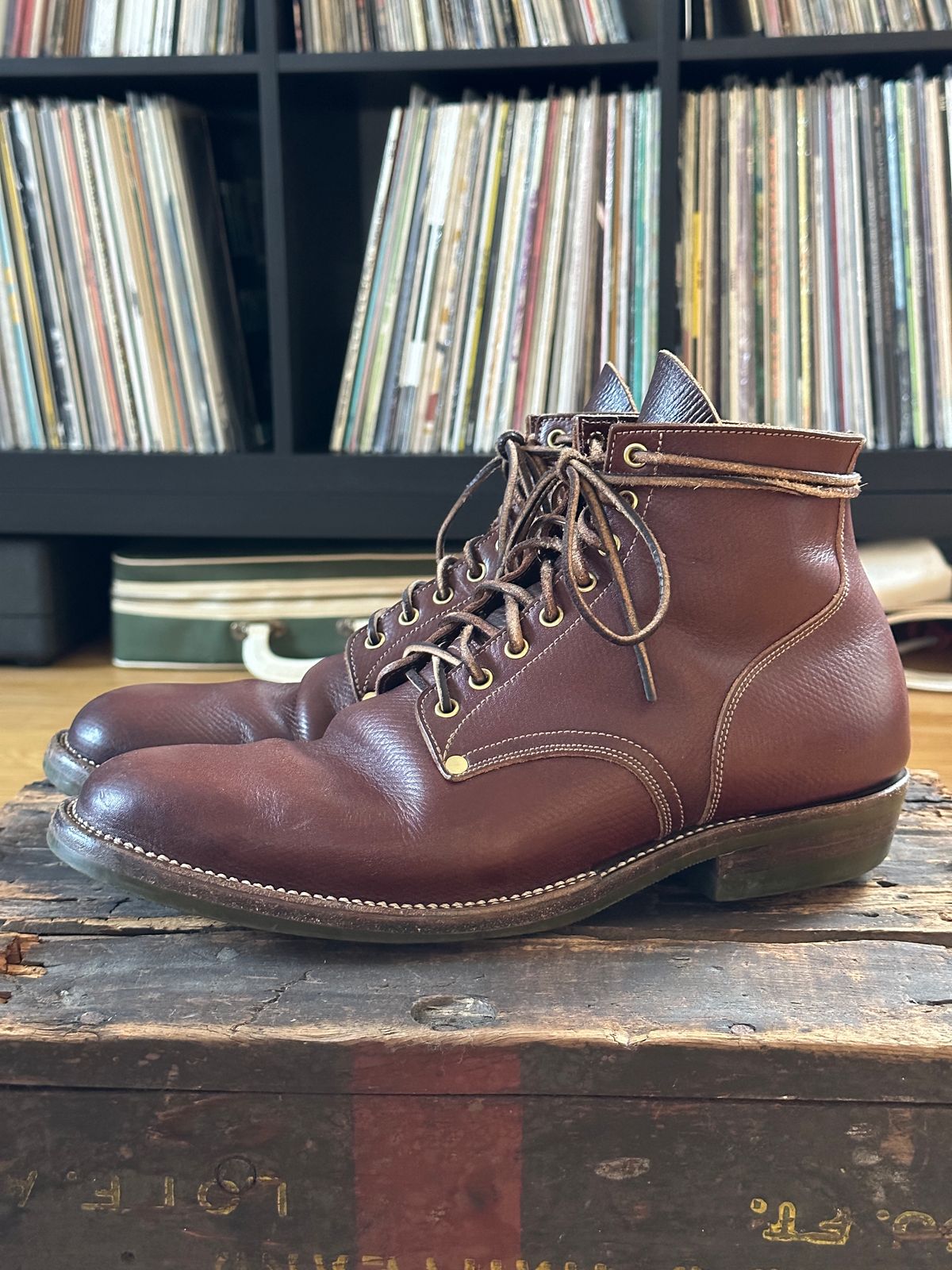 Photo by kosta on March 5, 2023 of the NF Bootmaker Milton Boot in J&FJ Baker Brown Russian Calf.