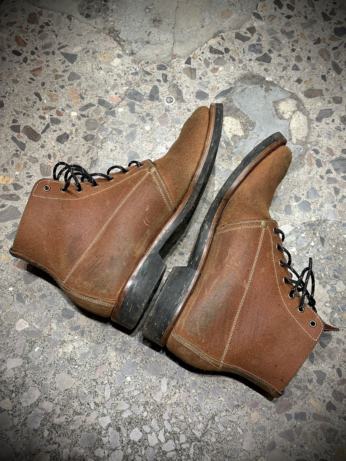 Photo by kosta on December 16, 2023 of the Unsung U 22-1 Slog Boot in Wickett & Craig Chestnut Oiled Latigo Roughout.