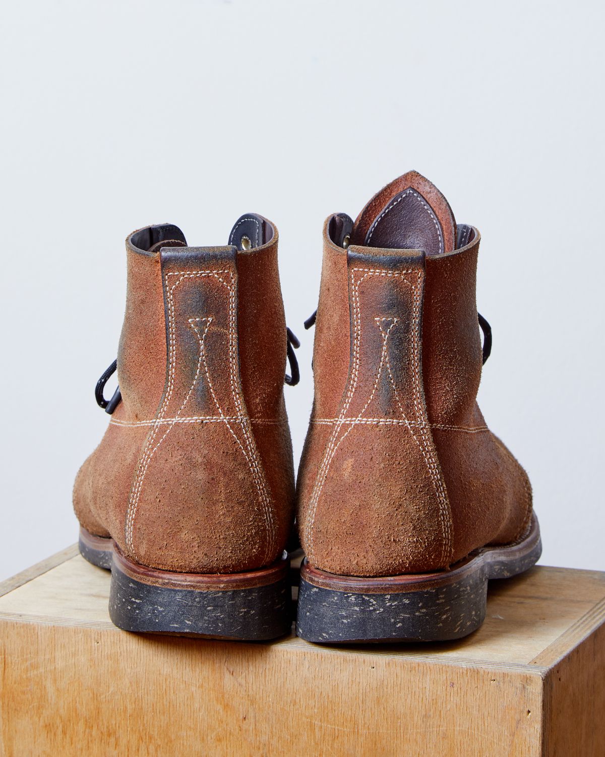 Photo by kosta on February 6, 2024 of the Unsung U 22-1 Slog Boot in Wickett & Craig Chestnut Oiled Latigo Roughout.