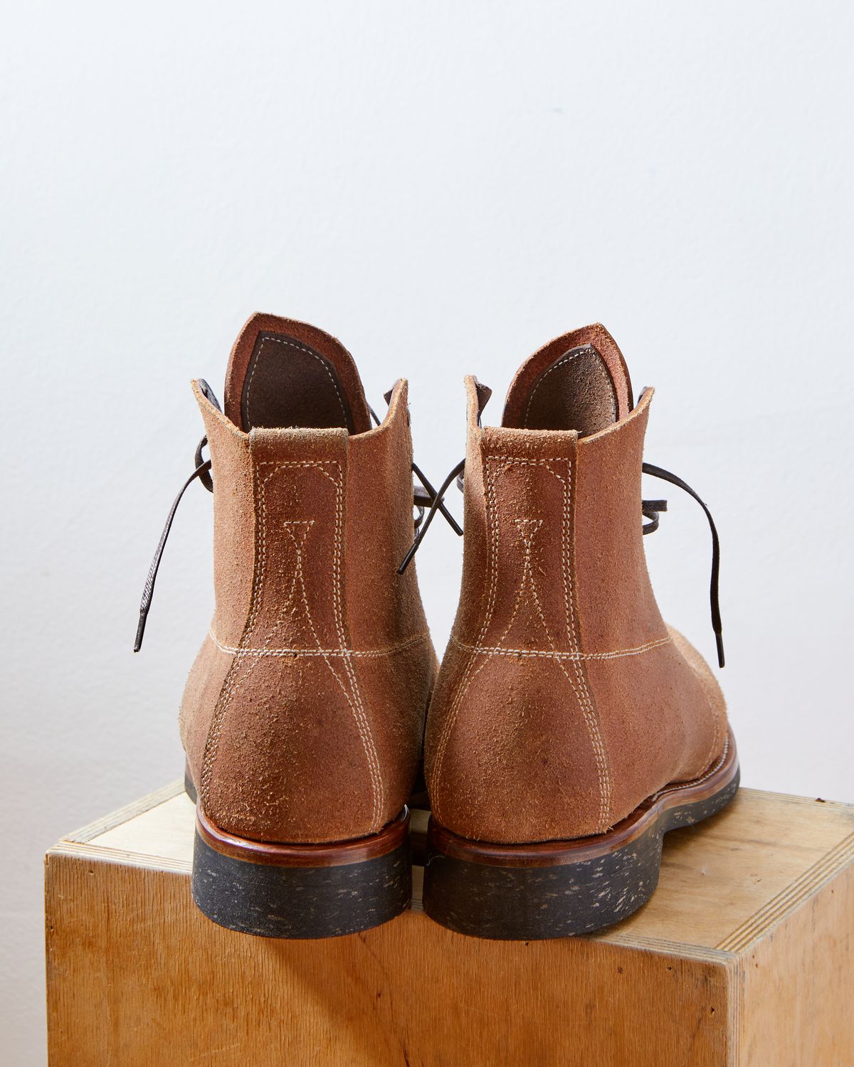 Photo by kosta on November 4, 2023 of the Unsung U 22-1 Slog Boot in Wickett & Craig Chestnut Oiled Latigo Roughout.