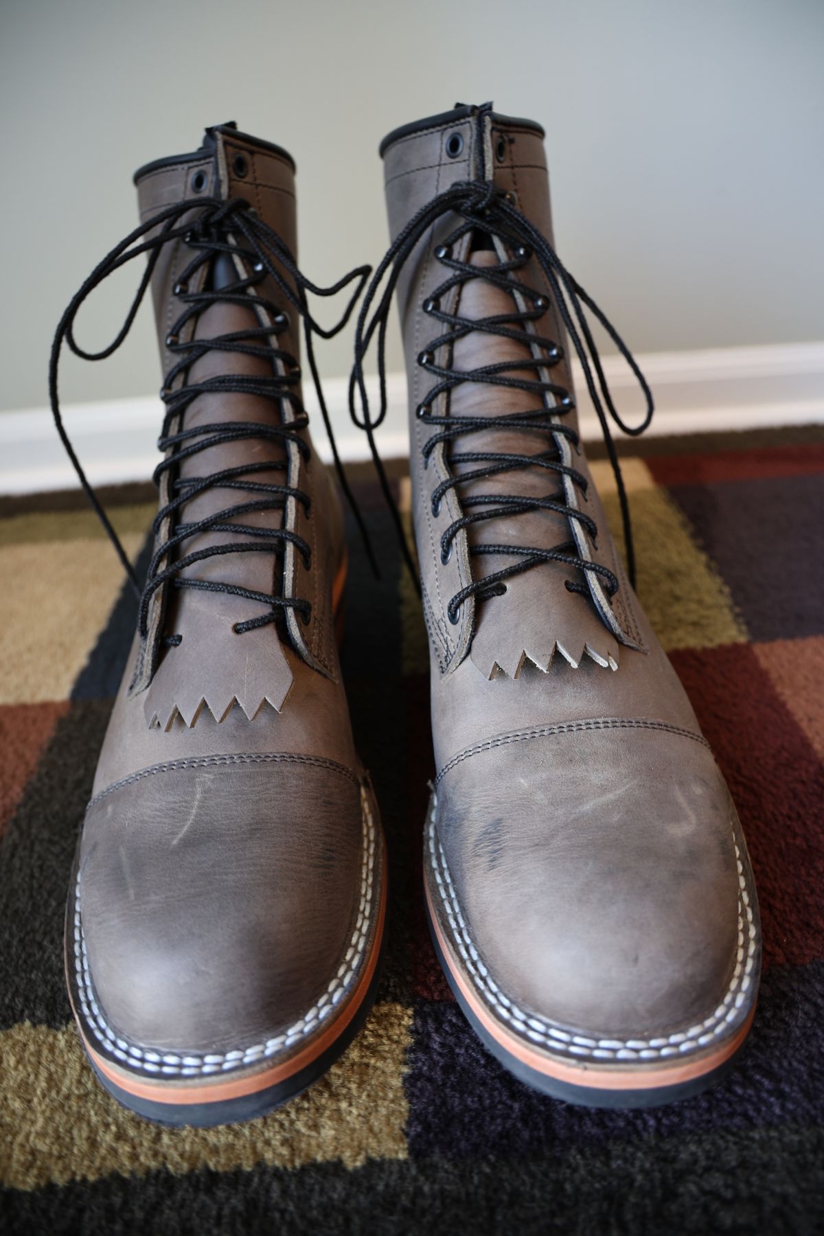 Photo by mfleeter on October 2, 2024 of the Frank's Boots Maxon in Horween Steel Predator.