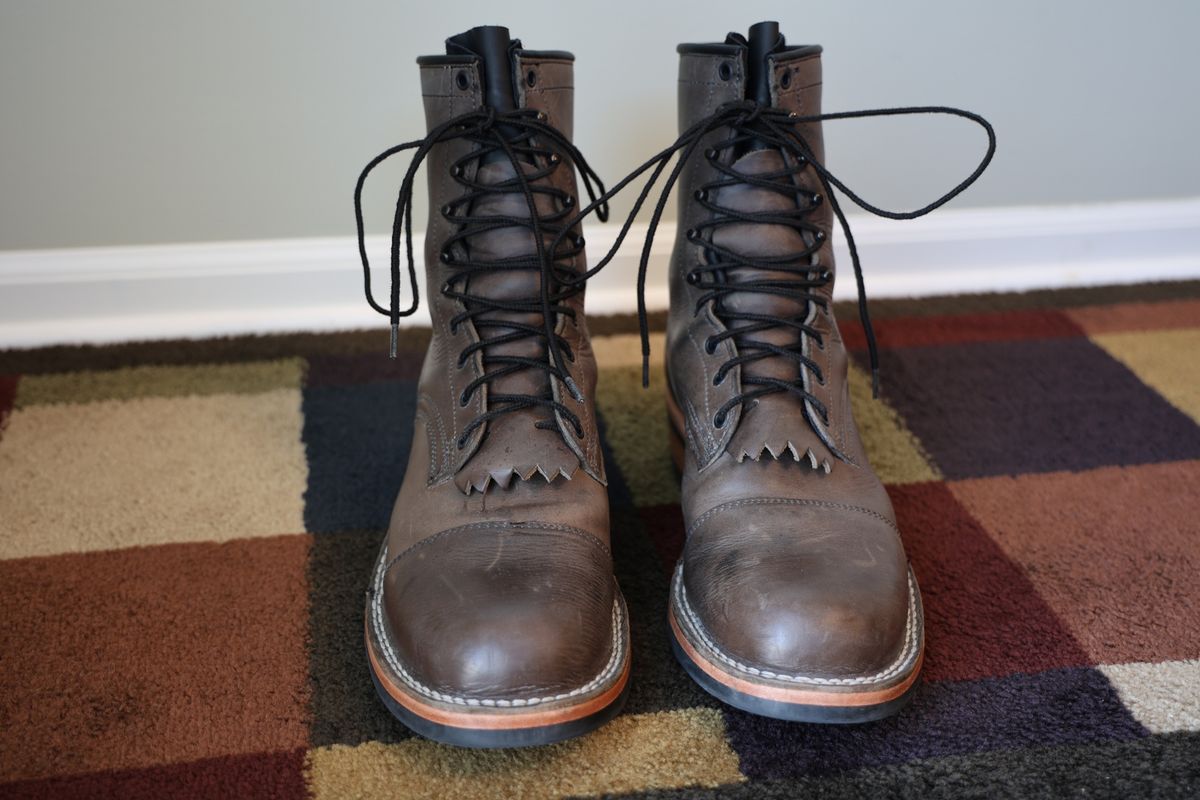 Photo by mfleeter on November 2, 2024 of the Frank's Boots Maxon in Horween Steel Predator.