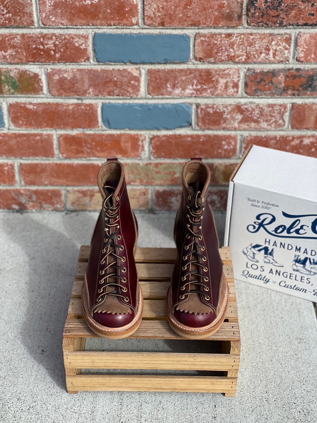 Photo by BootsetDaram on October 1, 2023 of the Role Club Lace To Toe A-2 Style in Horween Color 8 Chromexcel Horsehide & Unbuffed Horsehide.