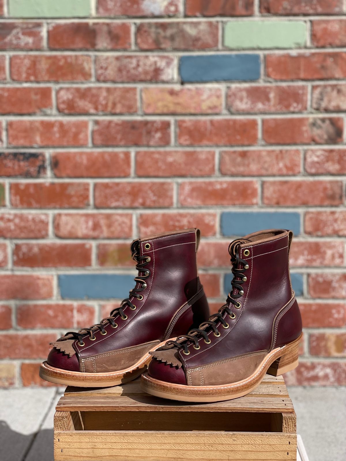Photo by BootsetDaram on October 1, 2023 of the Role Club Lace To Toe A-2 Style in Horween Color 8 Chromexcel Horsehide & Unbuffed Horsehide.