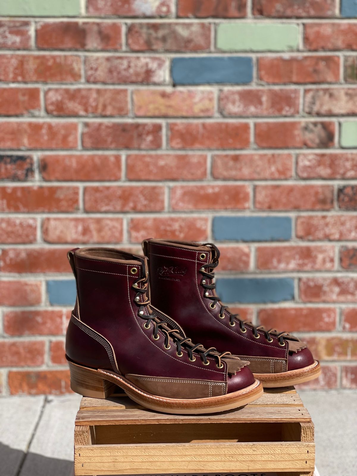 Photo by BootsetDaram on October 1, 2023 of the Role Club Lace To Toe A-2 Style in Horween Color 8 Chromexcel Horsehide & Unbuffed Horsehide.