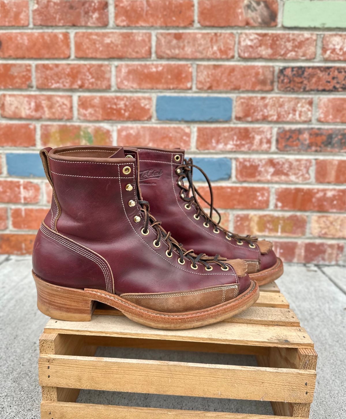 Photo by BootsetDaram on November 5, 2023 of the Role Club Lace To Toe A-2 Style in Horween Color 8 Chromexcel Horsehide & Unbuffed Horsehide.