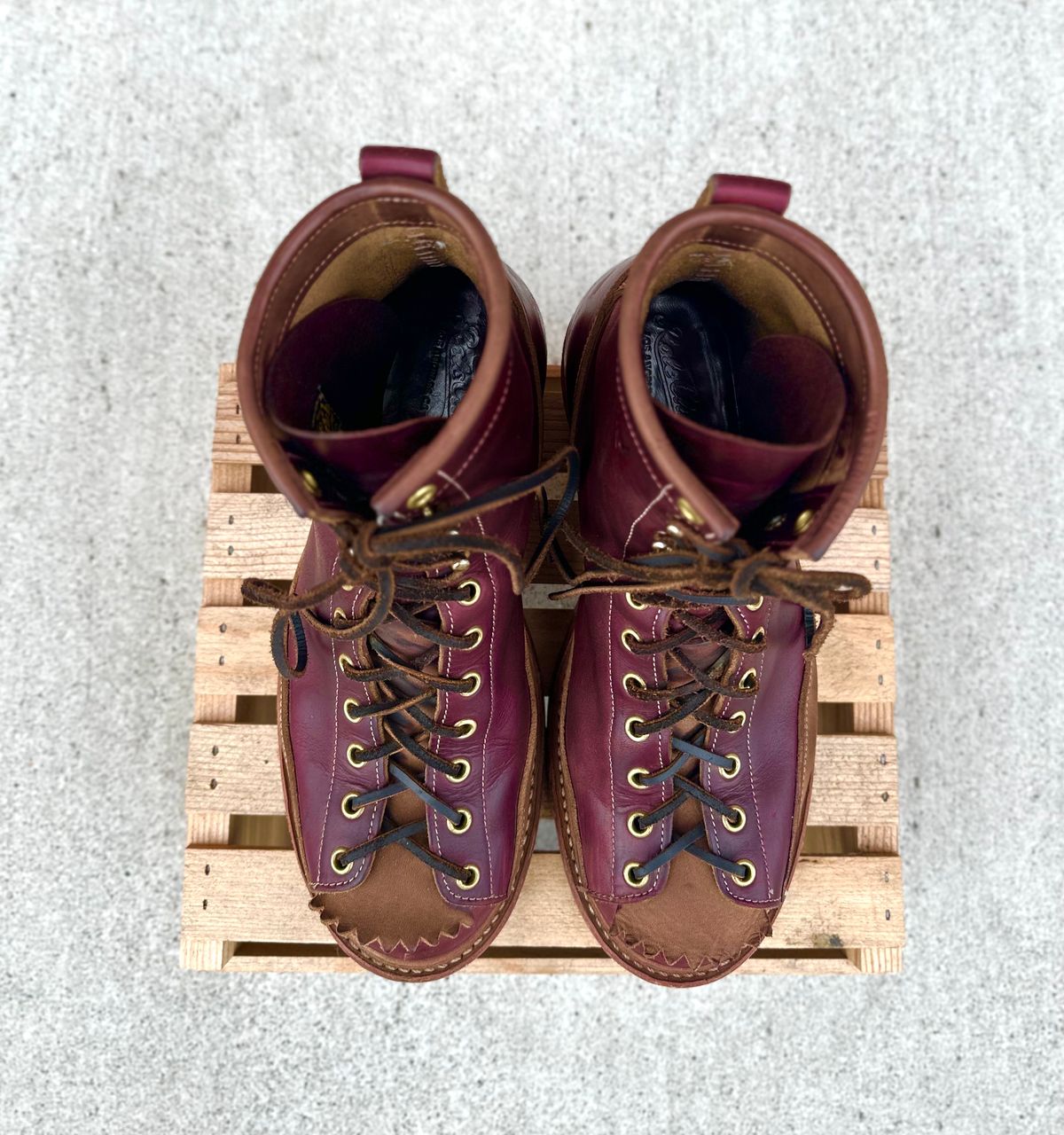 Photo by BootsetDaram on December 3, 2023 of the Role Club Lace To Toe A-2 Style in Horween Color 8 Chromexcel Horsehide & Unbuffed Horsehide.