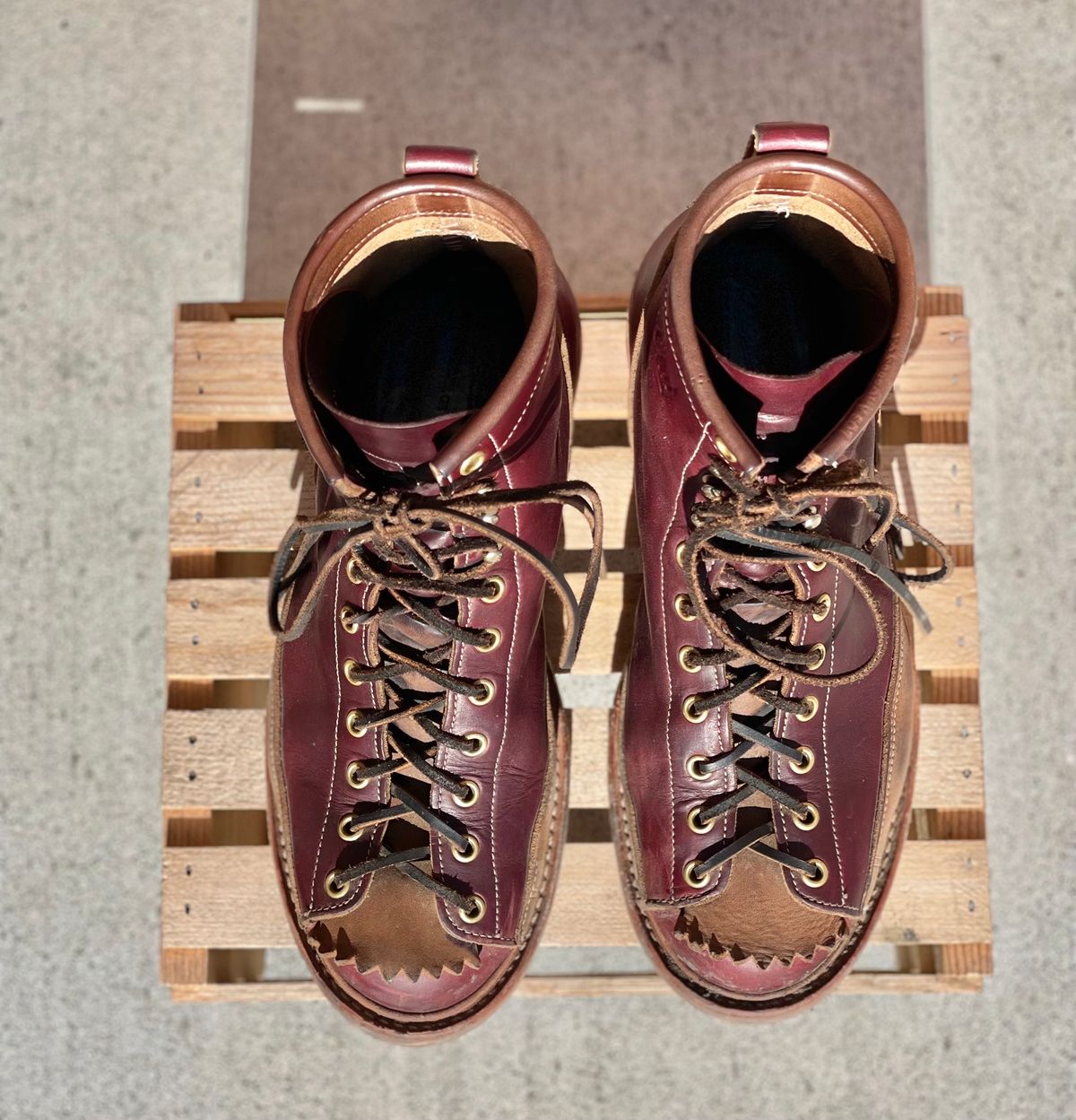 Photo by BootsetDaram on January 4, 2024 of the Role Club Lace To Toe A-2 Style in Horween Color 8 Chromexcel Horsehide & Unbuffed Horsehide.