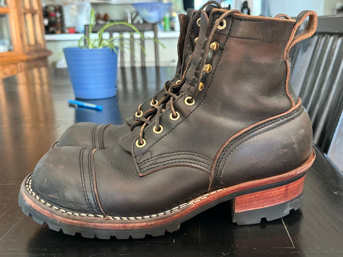 Photo by punkassjim on December 24, 2023 of the Nicks MTO in Horween Black Chromexcel.