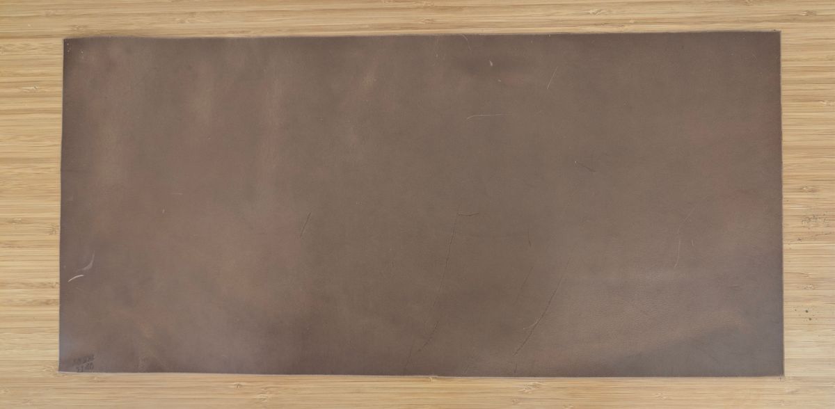 Photo by itsnotbriatall on October 4, 2025 of the Self-Made Deskpad in Horween Natural Chromexcel.