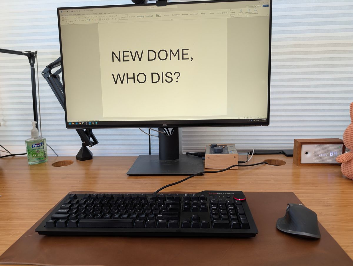 Photo by itsnotbriatall on October 4, 2025 of the Self-Made Deskpad in Horween Natural Chromexcel.