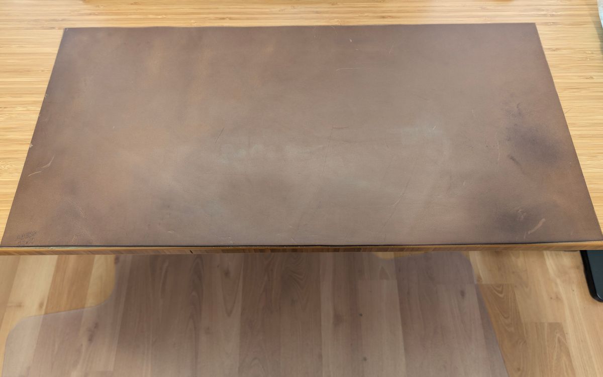 Photo by itsnotbriatall on November 4, 2025 of the Self-Made Deskpad in Horween Natural Chromexcel.
