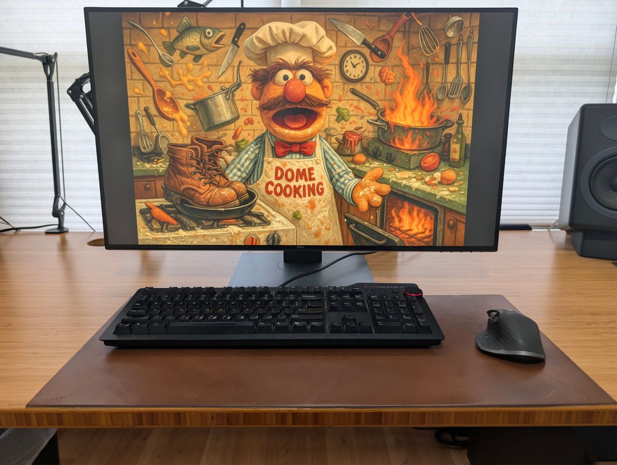 Photo by itsnotbriatall on November 4, 2025 of the Self-Made Deskpad in Horween Natural Chromexcel.