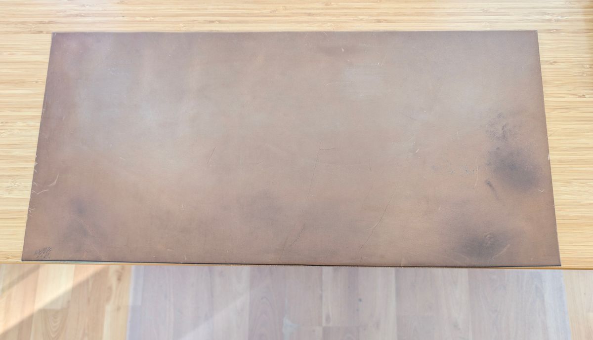 Photo by itsnotbriatall on December 3, 2025 of the Self-Made Deskpad in Horween Natural Chromexcel.