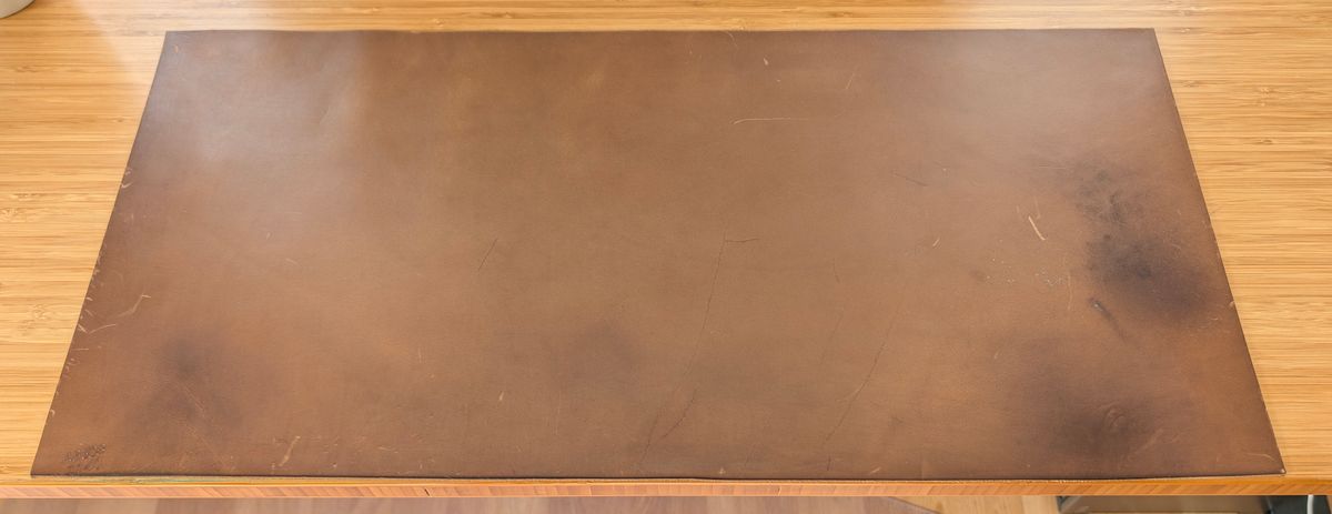Photo by itsnotbriatall on February 1, 2026 of the Self-Made Deskpad in Horween Natural Chromexcel.