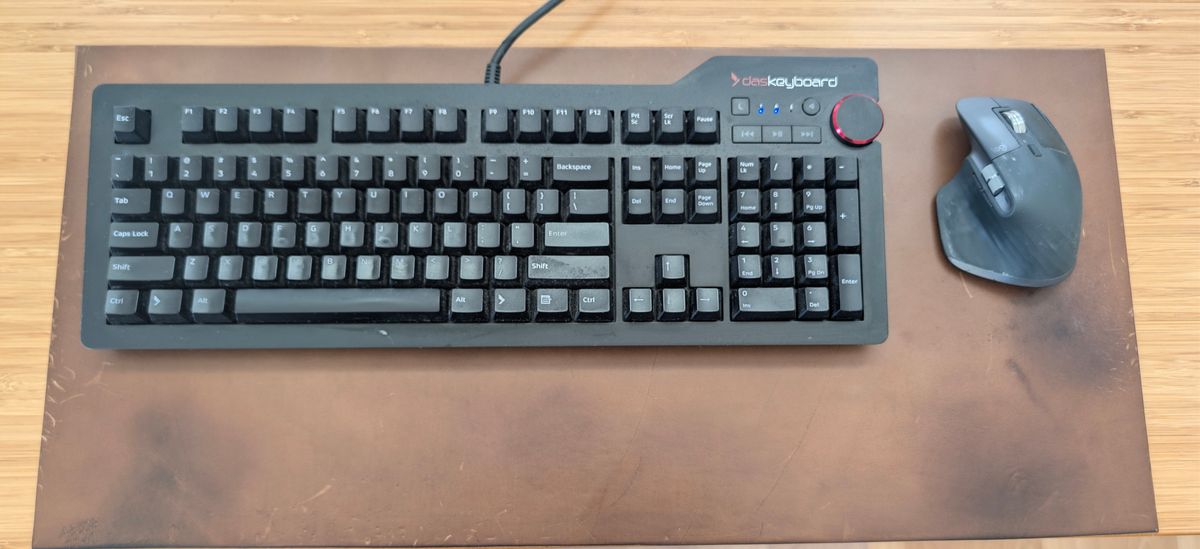 Photo by itsnotbriatall on April 4, 2026 of the Self-Made Deskpad in Horween Natural Chromexcel.