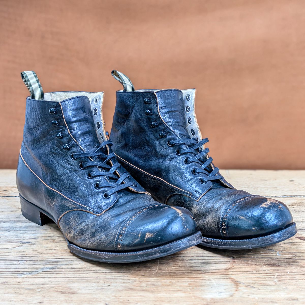 Photo by itsnotbriatall on December 5, 2025 of the The 2 Monkeys Vaudeville "Black Colts" in Horsehide.