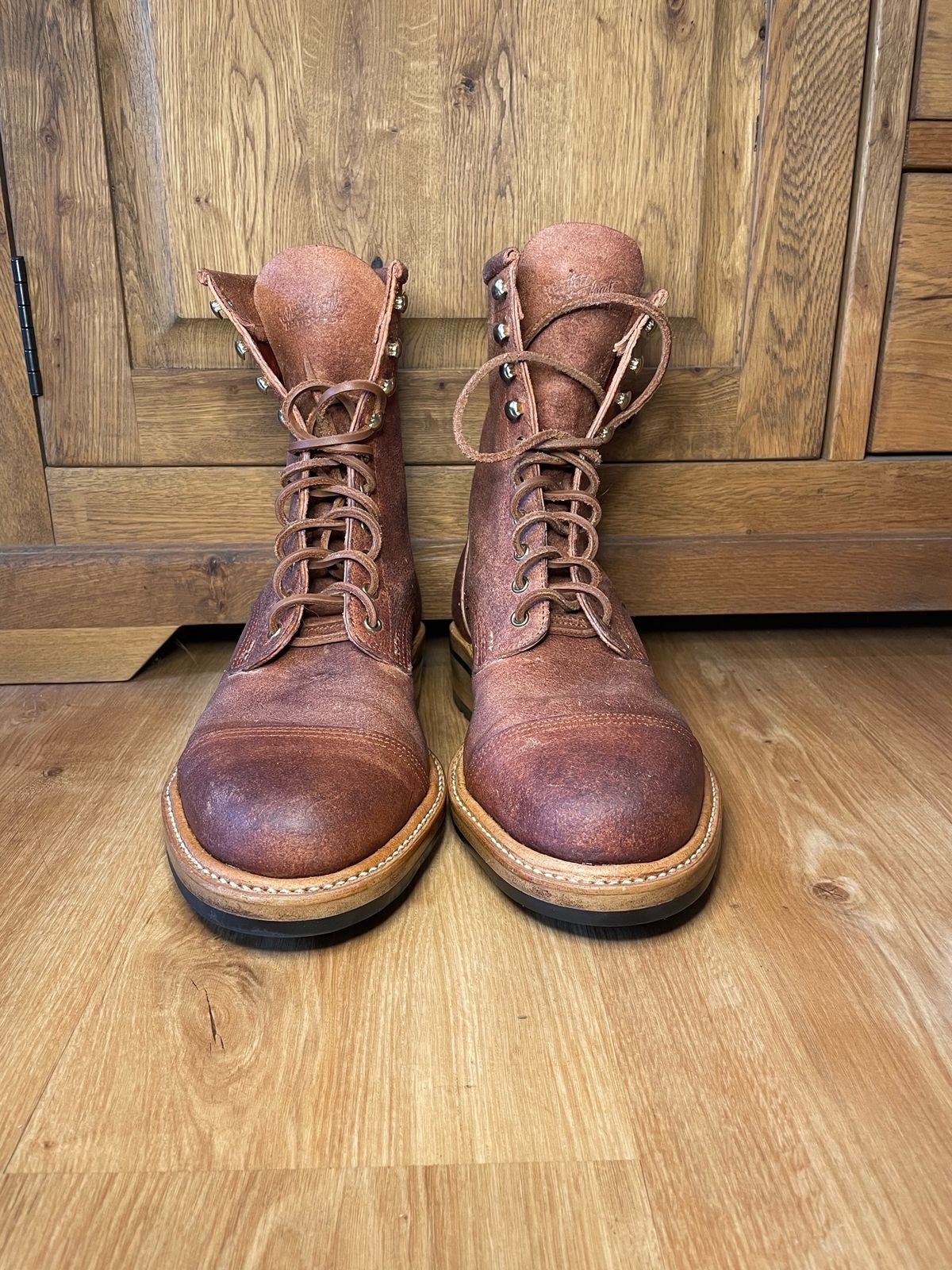 Photo by koeney on October 3, 2023 of the Kustom Kraft Andante in Kobel Natural Roughout.