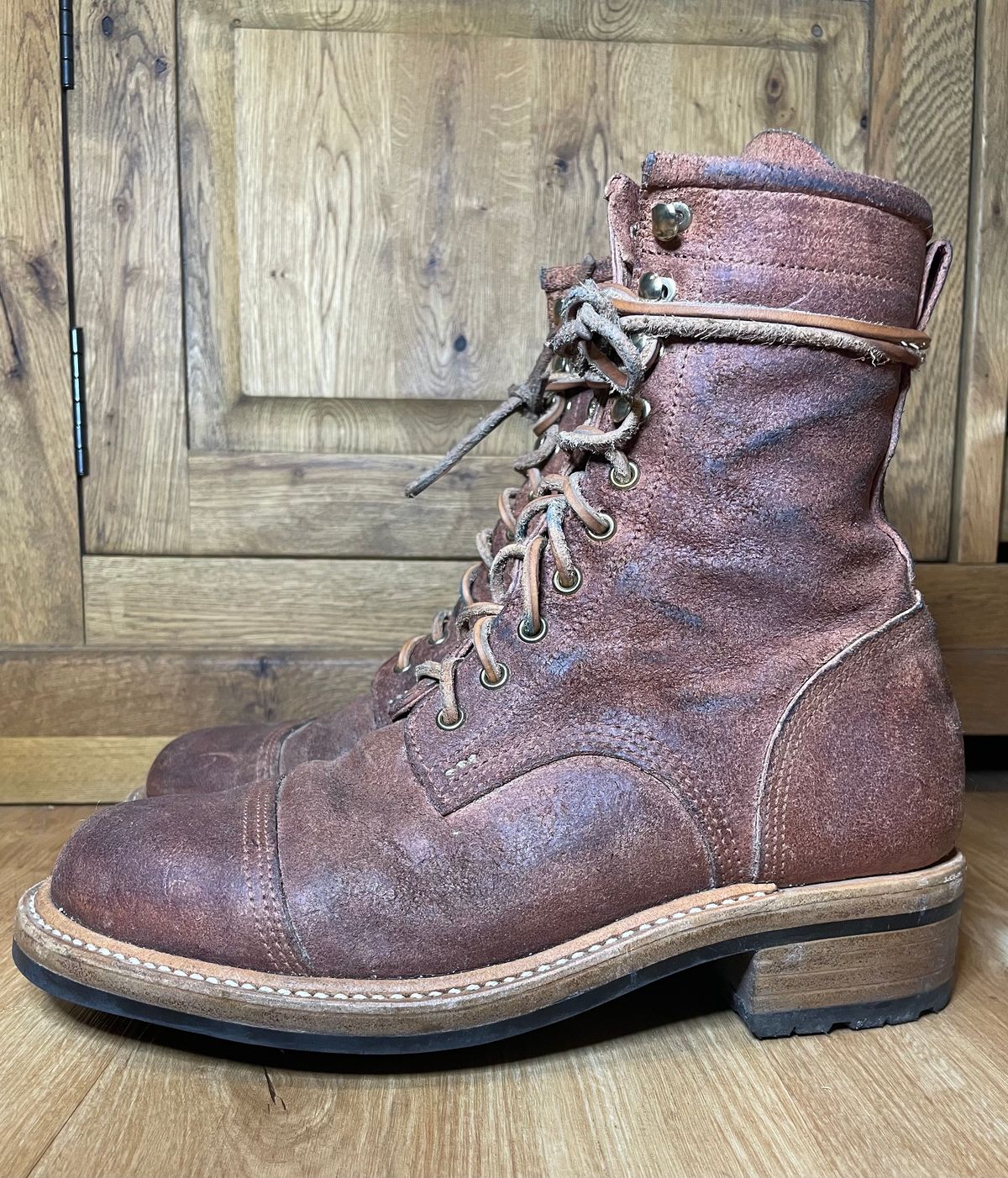 Photo by koeney on November 5, 2023 of the Kustom Kraft Andante in Kobel Natural Roughout.