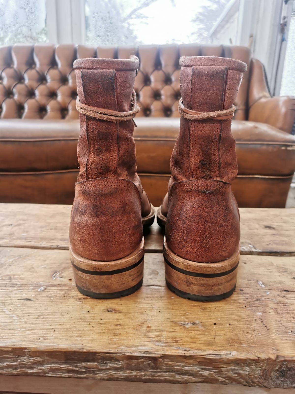 Photo by koeney on December 5, 2023 of the Kustom Kraft Andante in Kobel Natural Roughout.