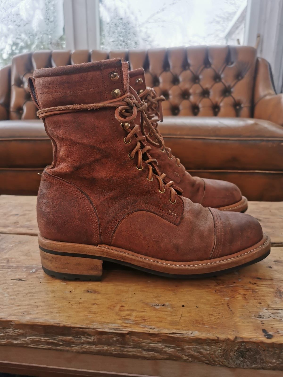 Photo by koeney on December 5, 2023 of the Kustom Kraft Andante in Kobel Natural Roughout.