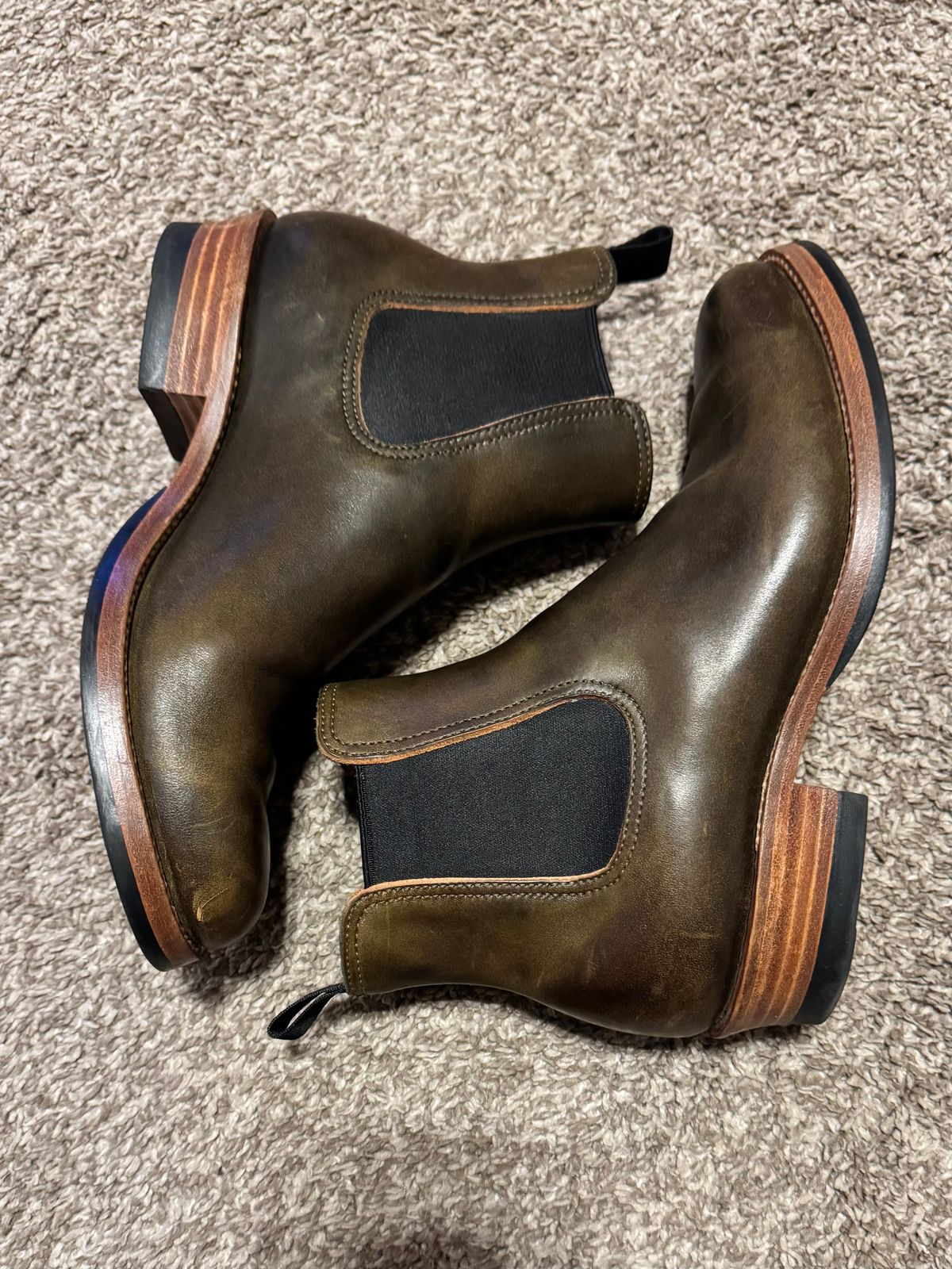Photo by johnkrauser on October 1, 2025 of the Flame Panda Wholecut Chelsea in Natural Horsebutt Overdyed Olive.