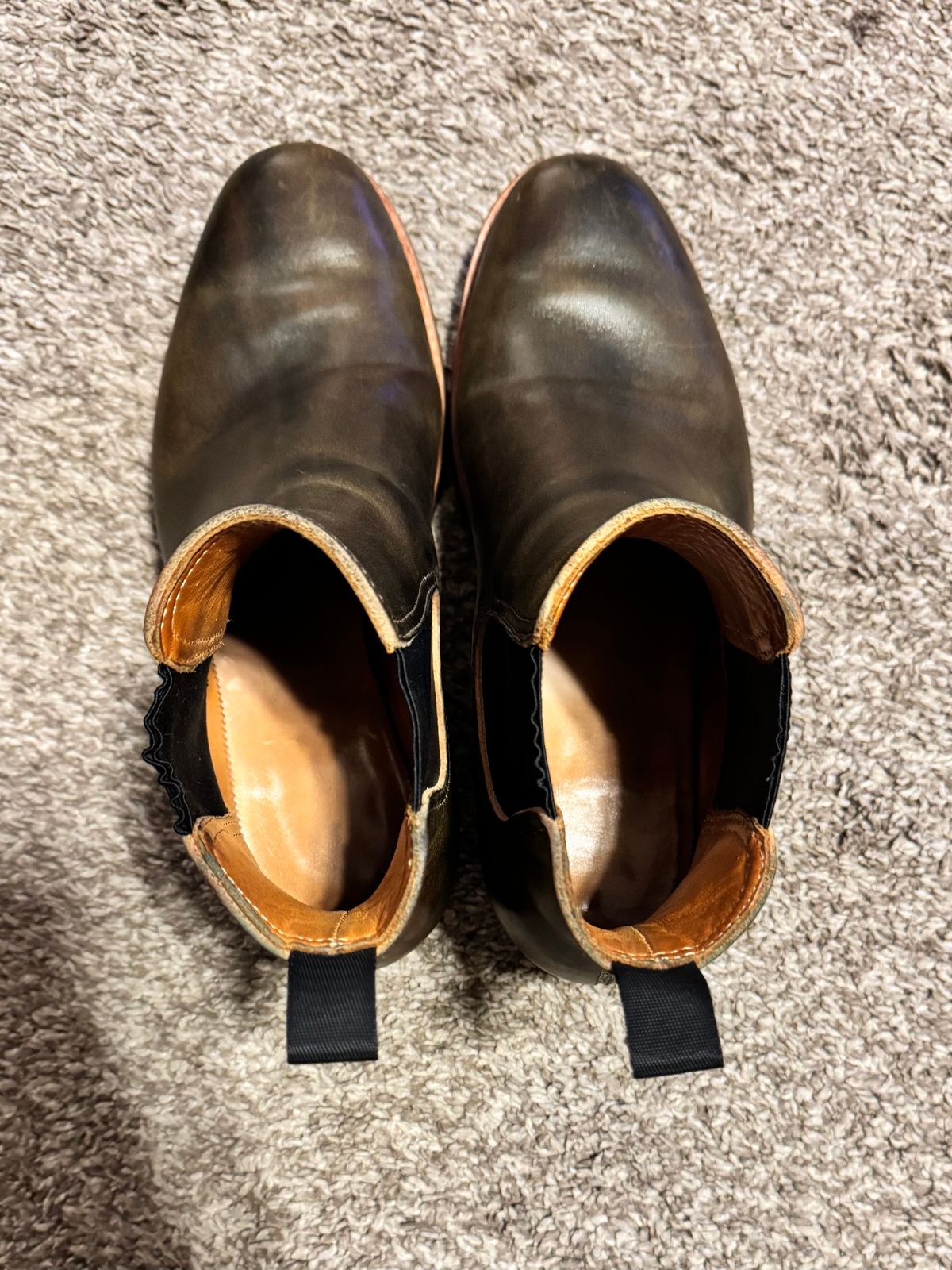 Photo by johnkrauser on October 1, 2025 of the Flame Panda Wholecut Chelsea in Natural Horsebutt Overdyed Olive.