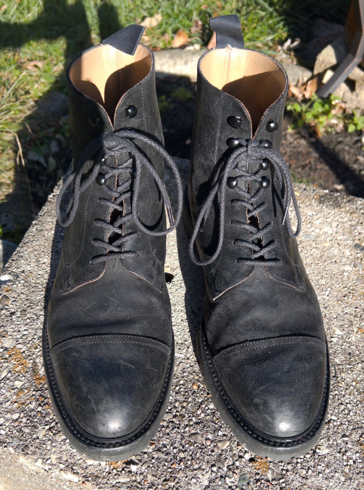 Photo by tayalejandro on December 4, 2022 of the Crockett & Jones Coniston in Black Roughout Suede.