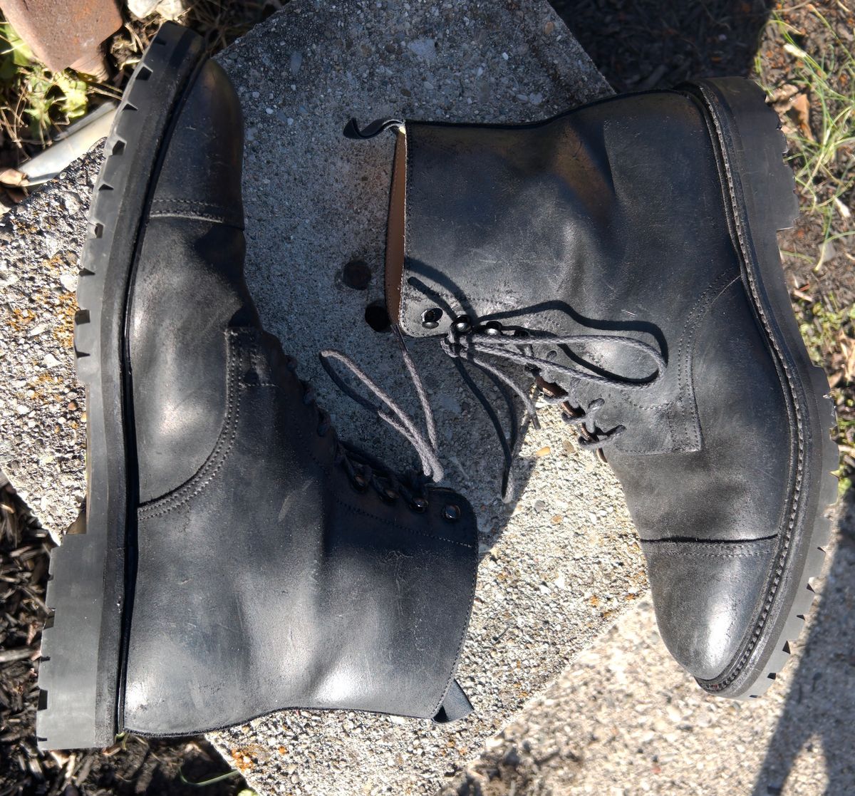 Photo by tayalejandro on December 4, 2022 of the Crockett & Jones Coniston in Black Roughout Suede.