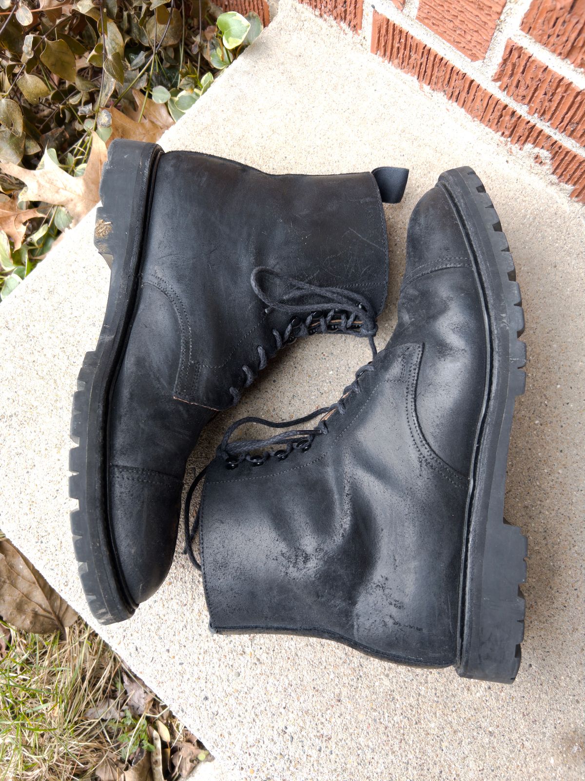 Photo by tayalejandro on January 2, 2023 of the Crockett & Jones Coniston in Black Roughout Suede.