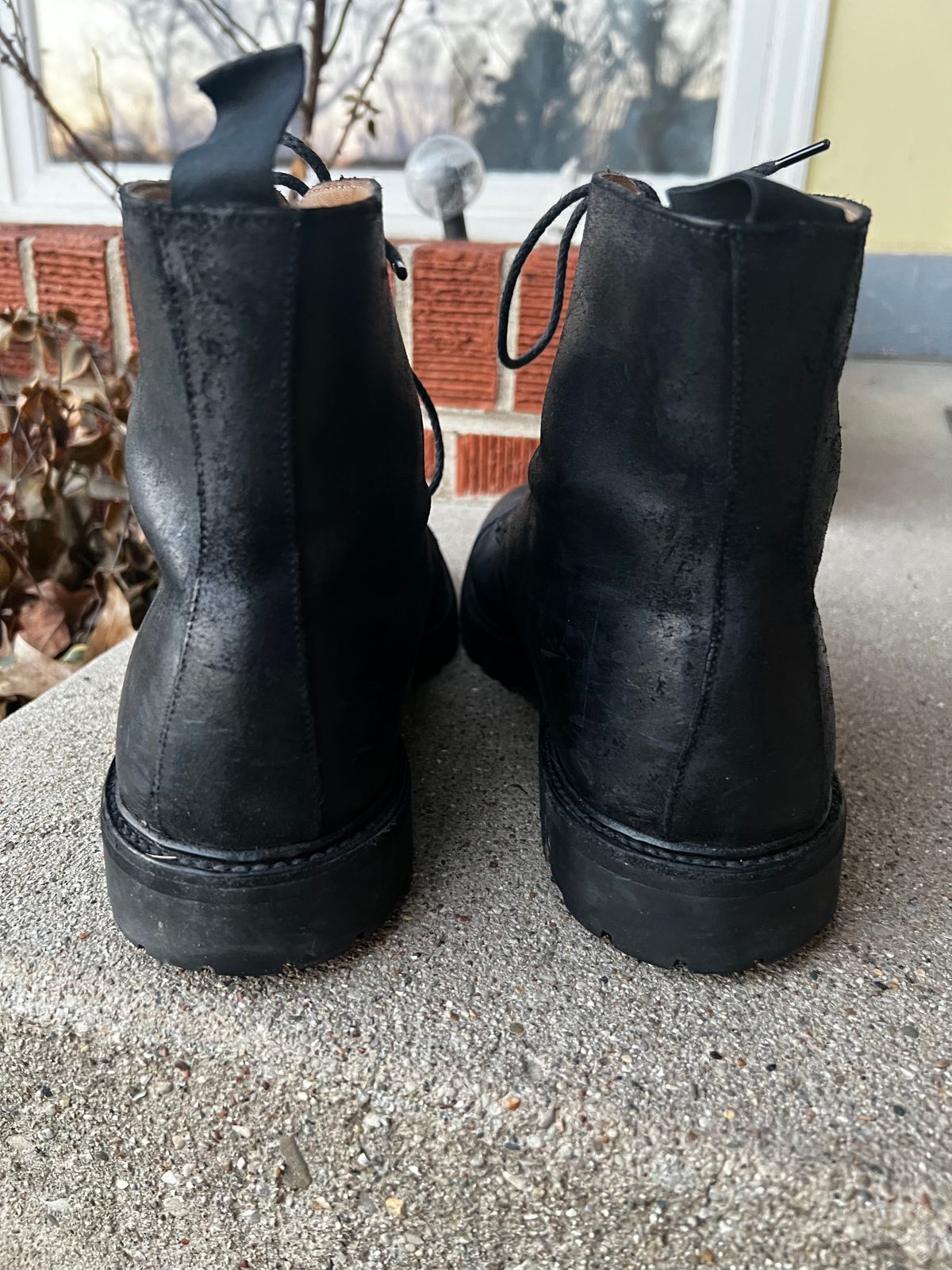 Photo by tayalejandro on February 3, 2023 of the Crockett & Jones Coniston in Black Roughout Suede.