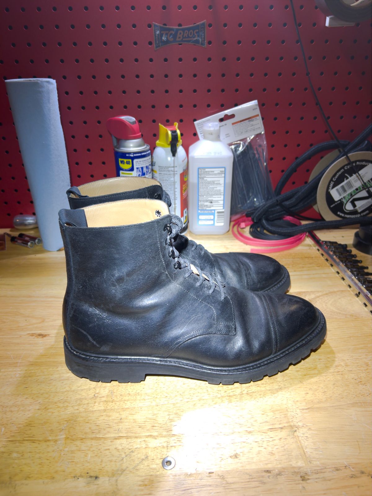 Photo by tayalejandro on April 5, 2023 of the Crockett & Jones Coniston in Black Roughout Suede.