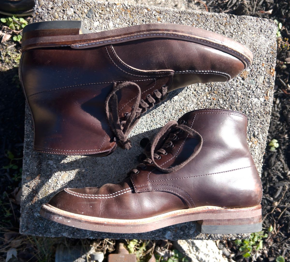 Photo by tayalejandro on December 4, 2022 of the Alden Indy Boot in Horween Brown Chromexcel.
