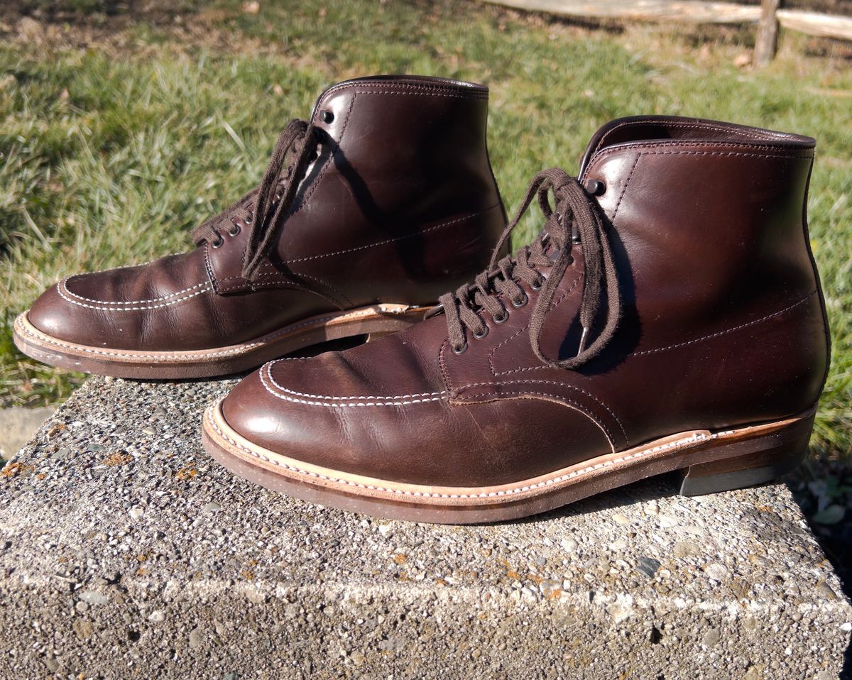 Photo by tayalejandro on December 4, 2022 of the Alden Indy Boot in Horween Brown Chromexcel.