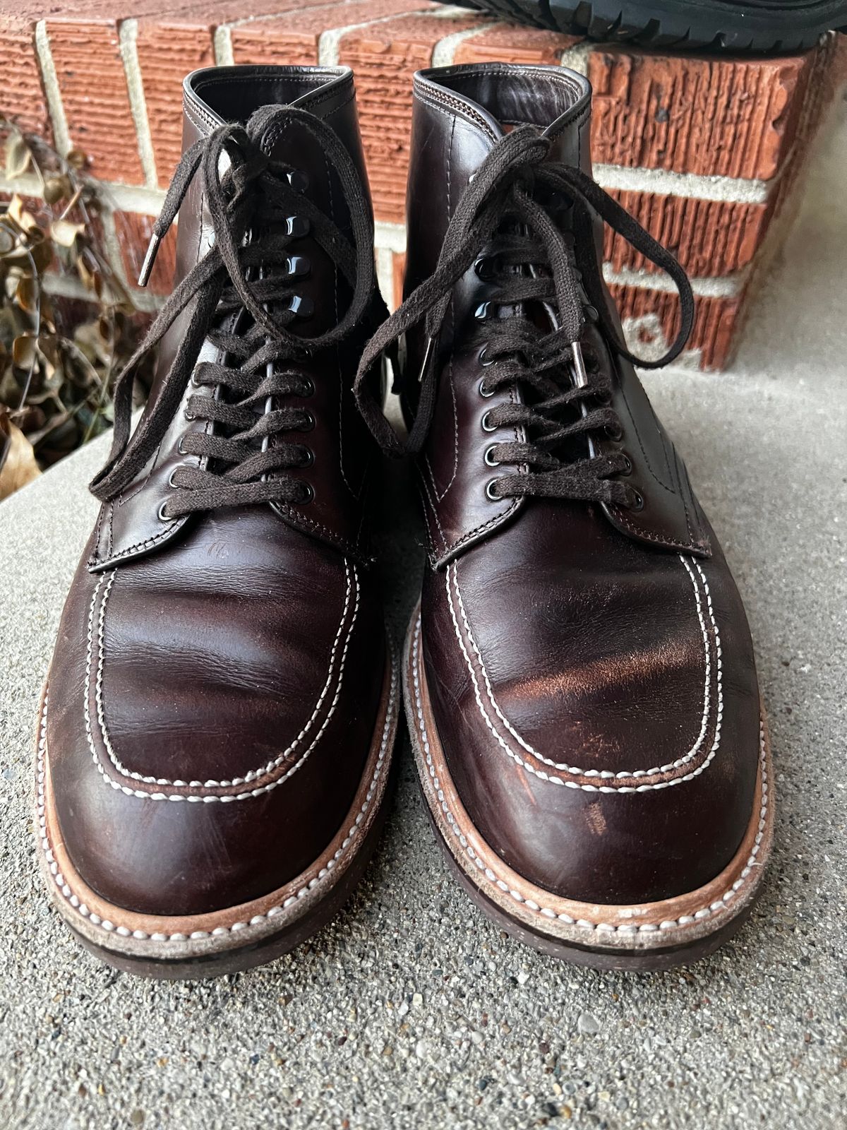 Photo by tayalejandro on February 3, 2023 of the Alden Indy Boot in Horween Brown Chromexcel.