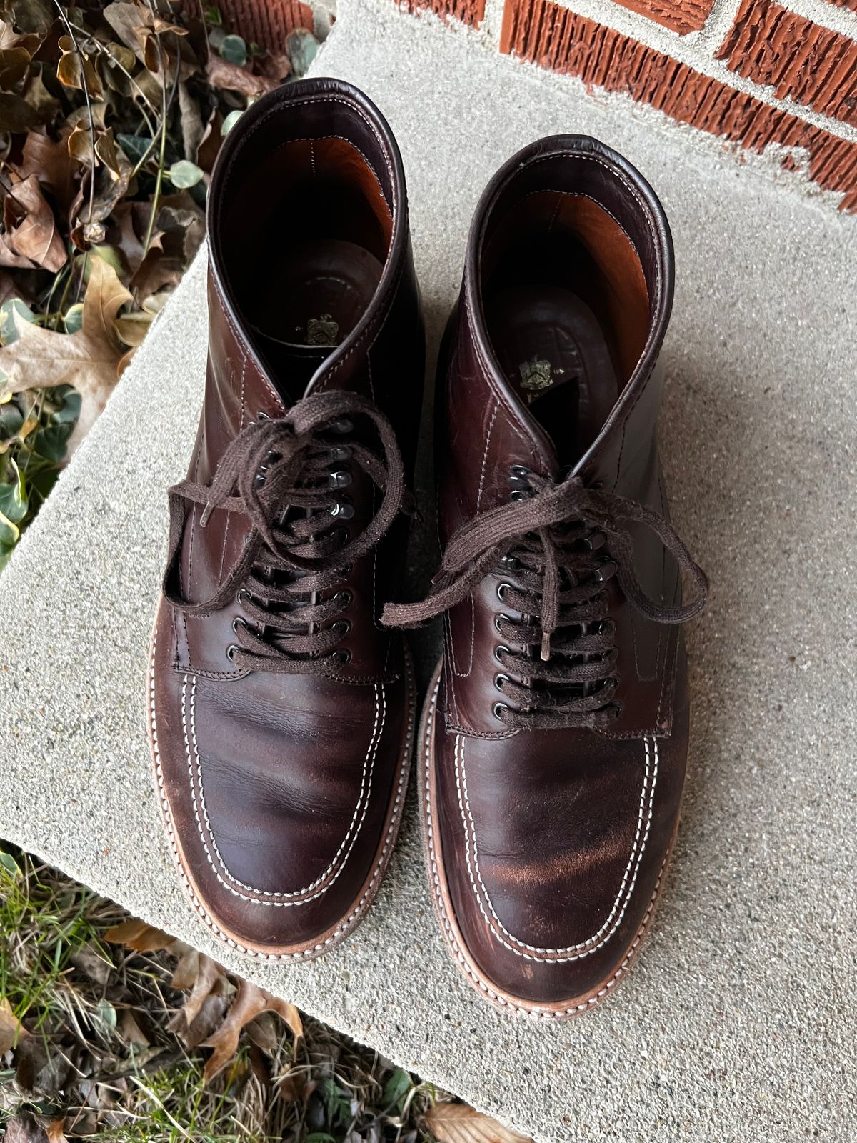 Photo by tayalejandro on February 3, 2023 of the Alden Indy Boot in Horween Brown Chromexcel.