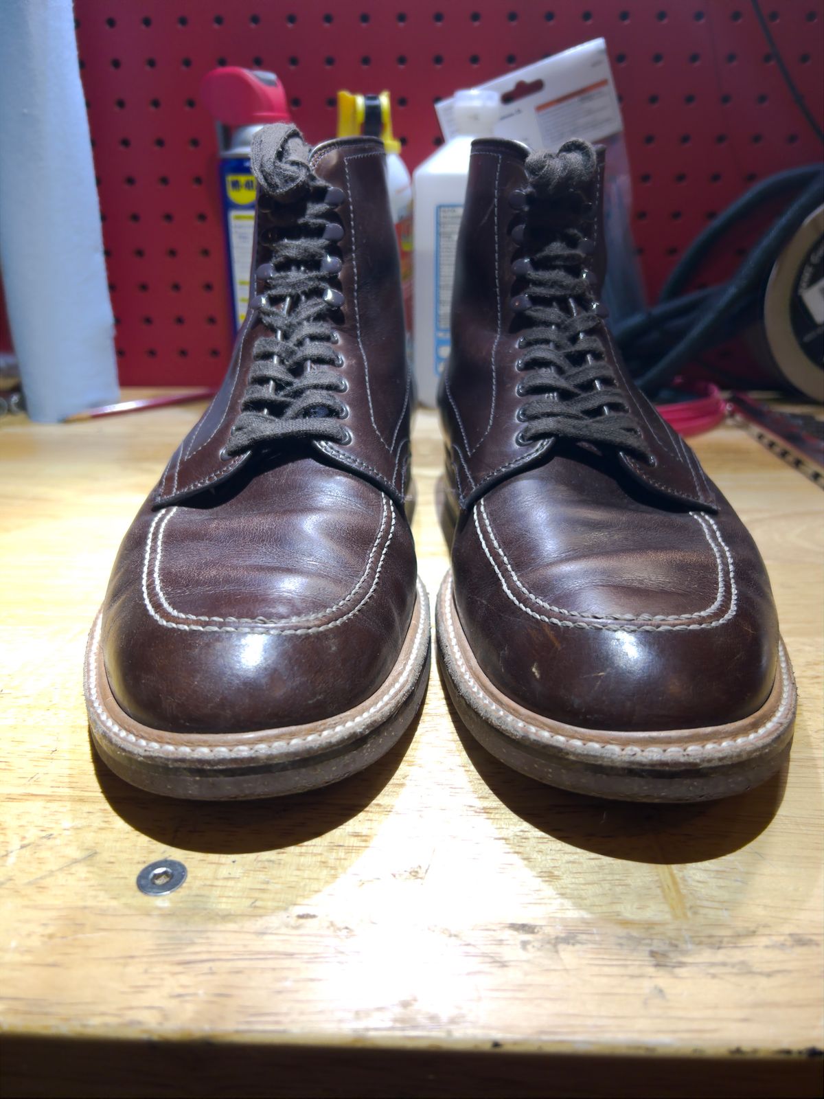 Photo by tayalejandro on April 5, 2023 of the Alden Indy Boot in Horween Brown Chromexcel.