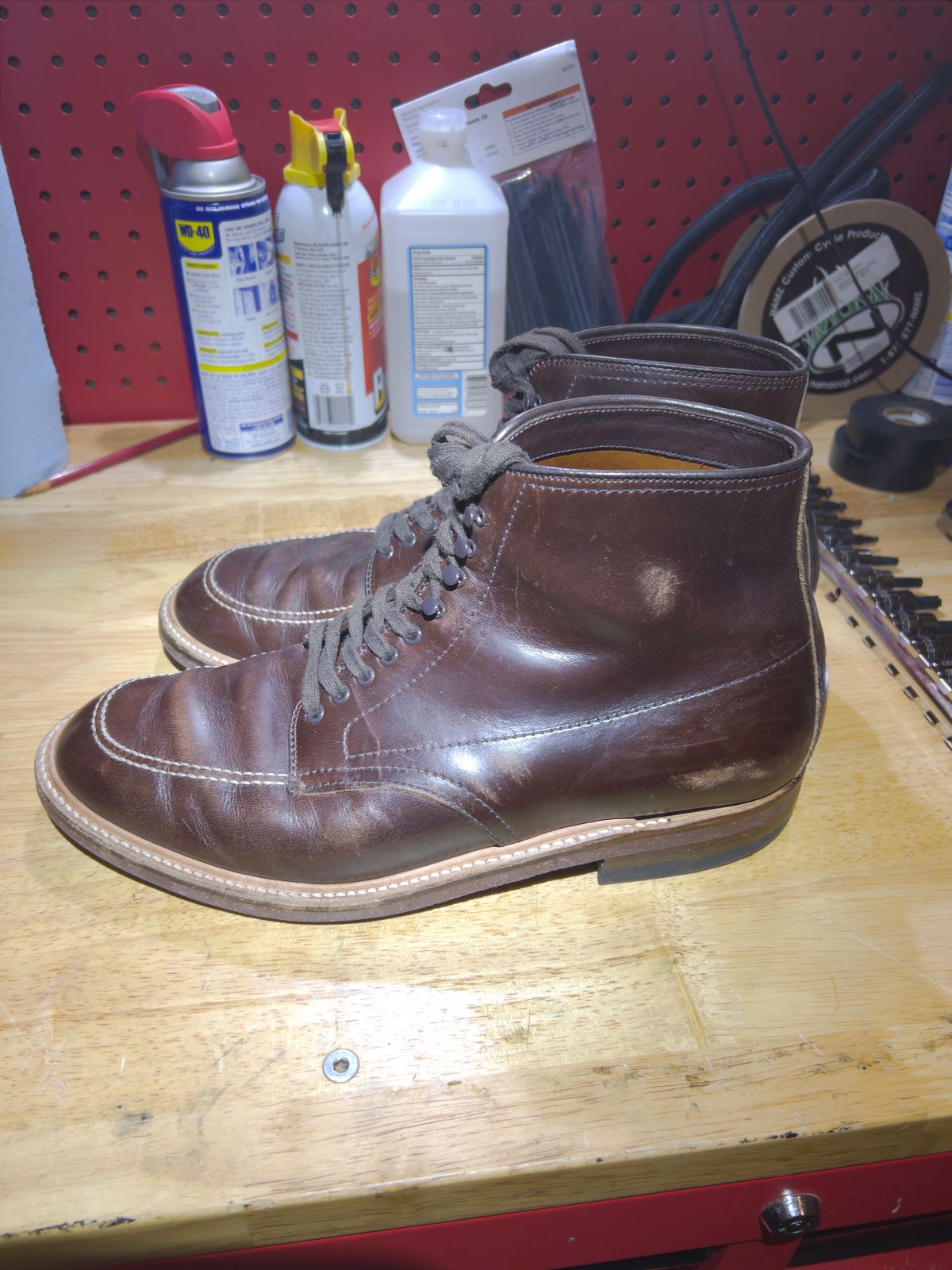 Photo by tayalejandro on April 5, 2023 of the Alden Indy Boot in Horween Brown Chromexcel.