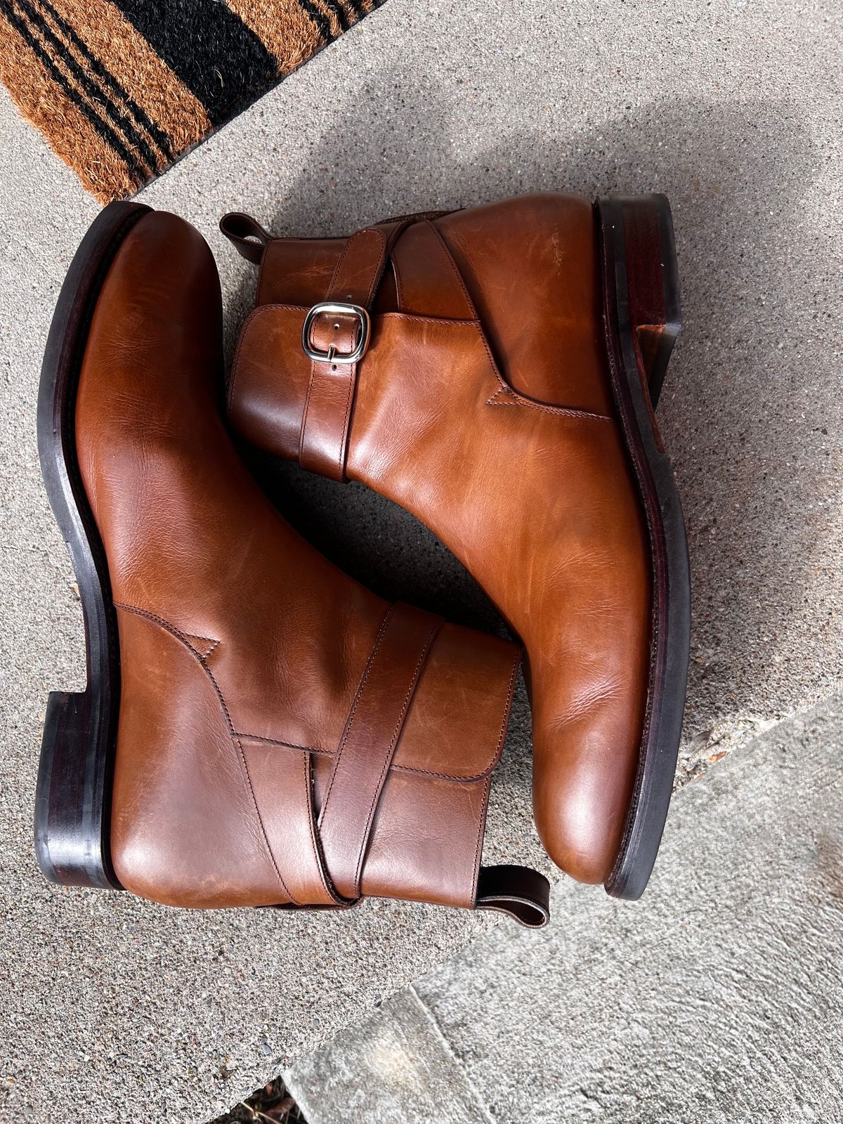 Photo by tayalejandro on December 2, 2023 of the Carmina Jodhpur Boots in Brown Vegano.