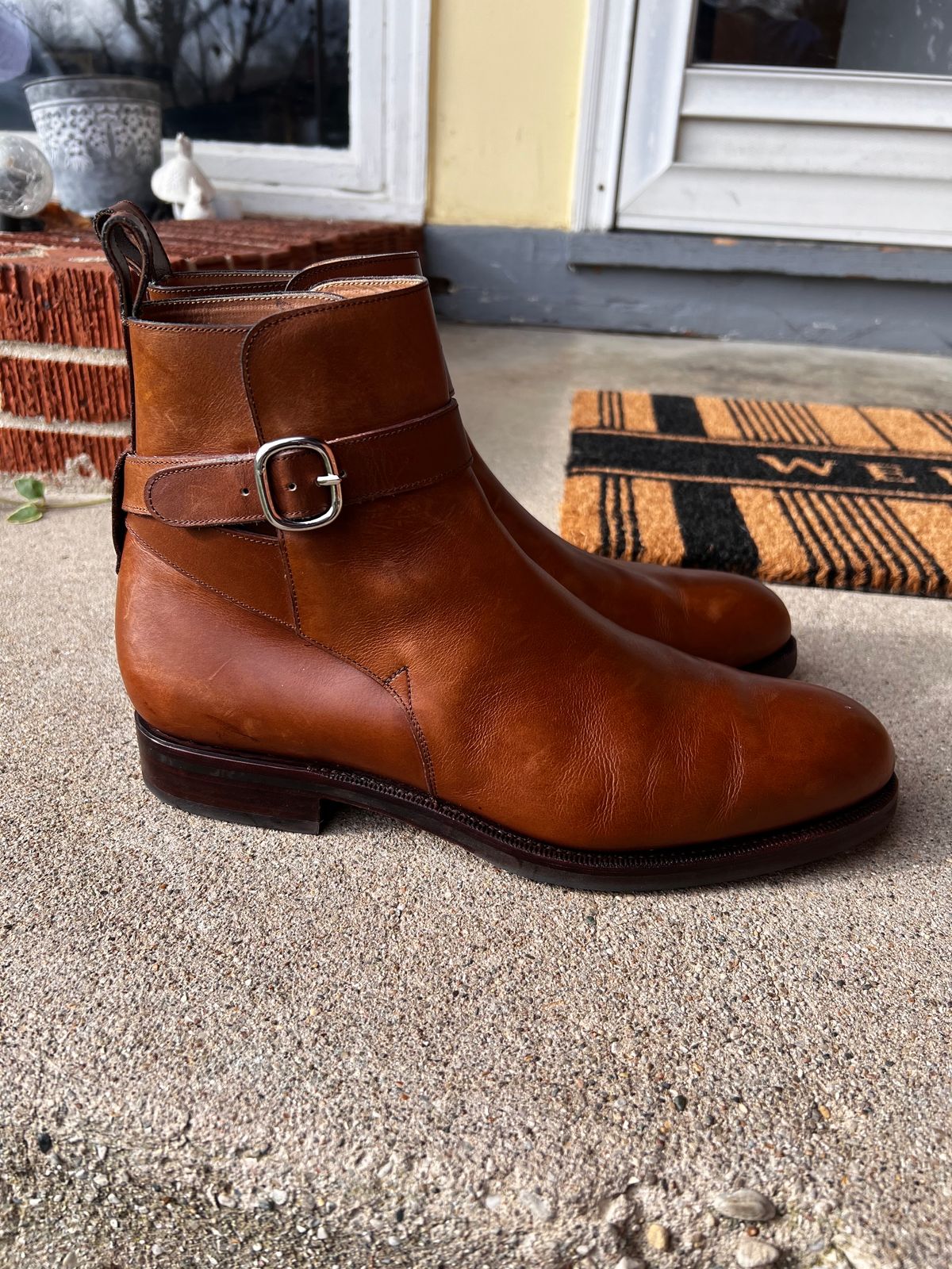 Photo by tayalejandro on December 2, 2023 of the Carmina Jodhpur Boots in Brown Vegano.