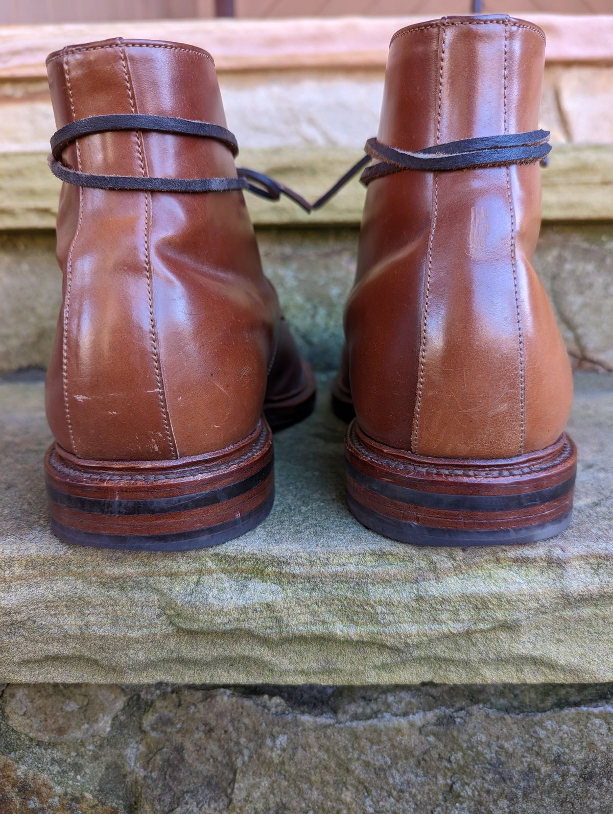 Photo by zombiedanting on November 6, 2022 of the Grant Stone Edward Boot in Horween Honey Glazed Shell Cordovan.