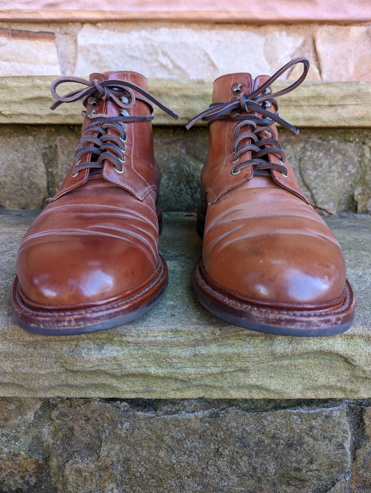 Photo by zombiedanting on November 6, 2022 of the Grant Stone Edward Boot in Horween Honey Glazed Shell Cordovan.