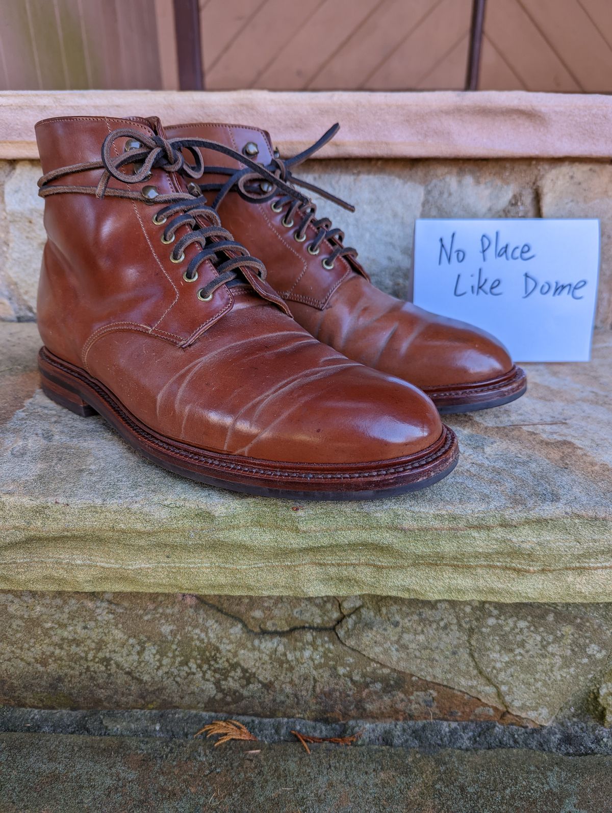 Photo by zombiedanting on November 6, 2022 of the Grant Stone Edward Boot in Horween Honey Glazed Shell Cordovan.