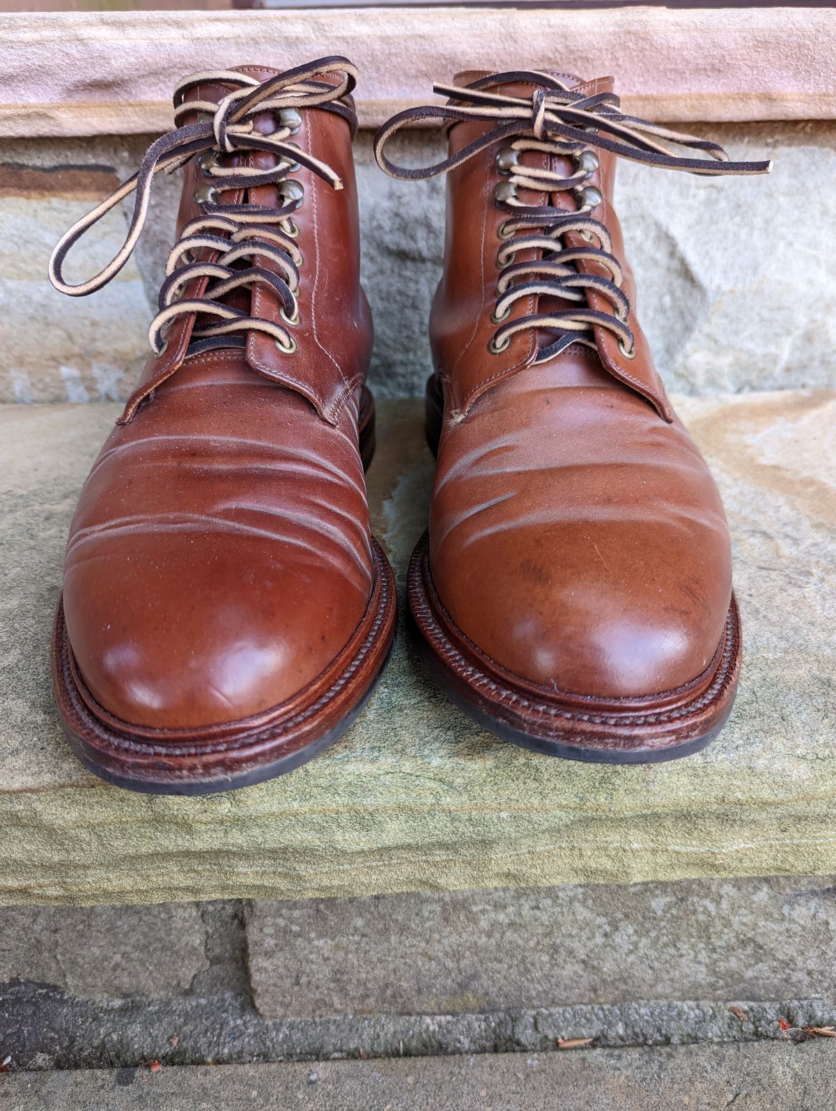 Photo by zombiedanting on December 6, 2022 of the Grant Stone Edward Boot in Horween Honey Glazed Shell Cordovan.