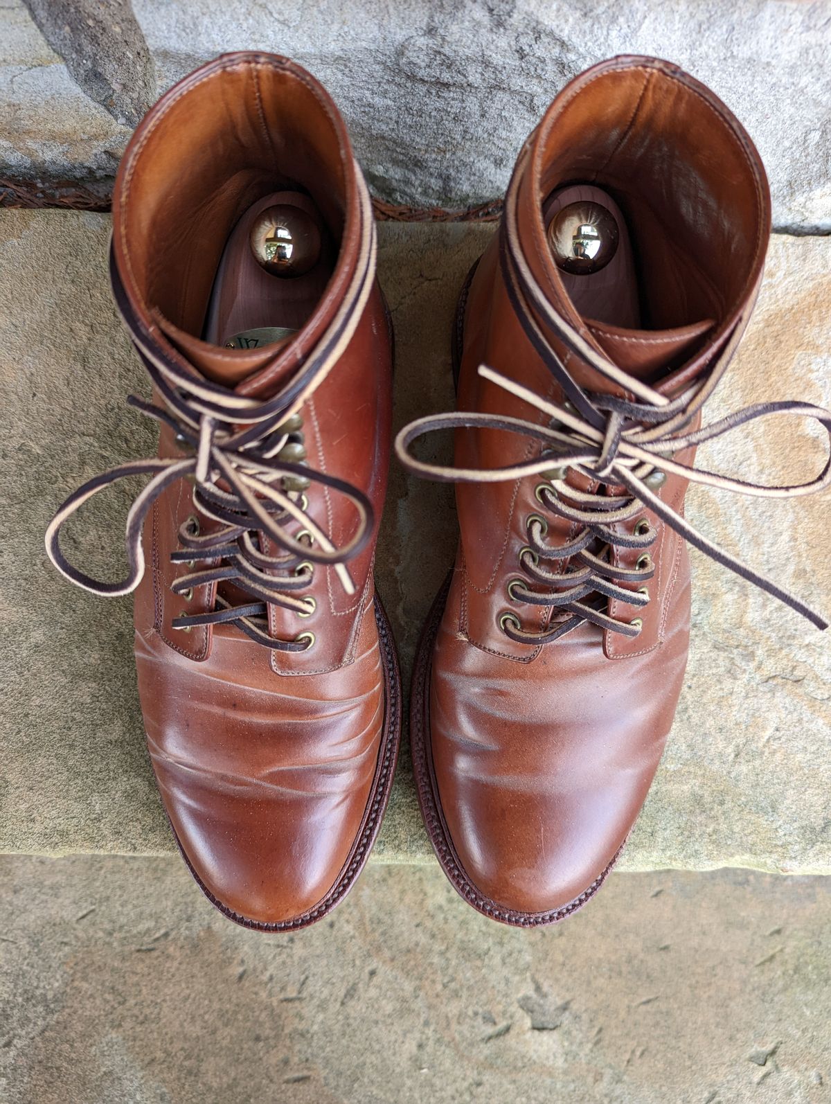 Photo by zombiedanting on December 6, 2022 of the Grant Stone Edward Boot in Horween Honey Glazed Shell Cordovan.