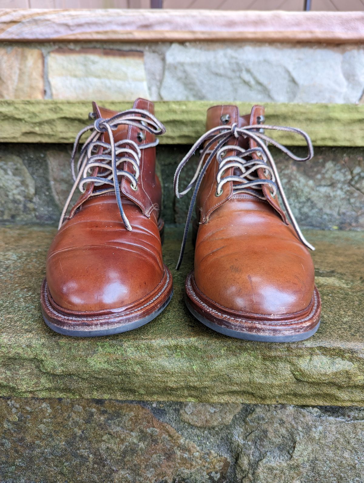 Photo by zombiedanting on January 6, 2023 of the Grant Stone Edward Boot in Horween Honey Glazed Shell Cordovan.