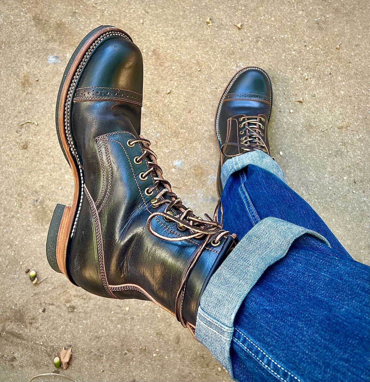 Photo by Dayrail on October 22, 2022 of the Quan Shoemaker Unlisted Model in Maryam Black Horsebutt.