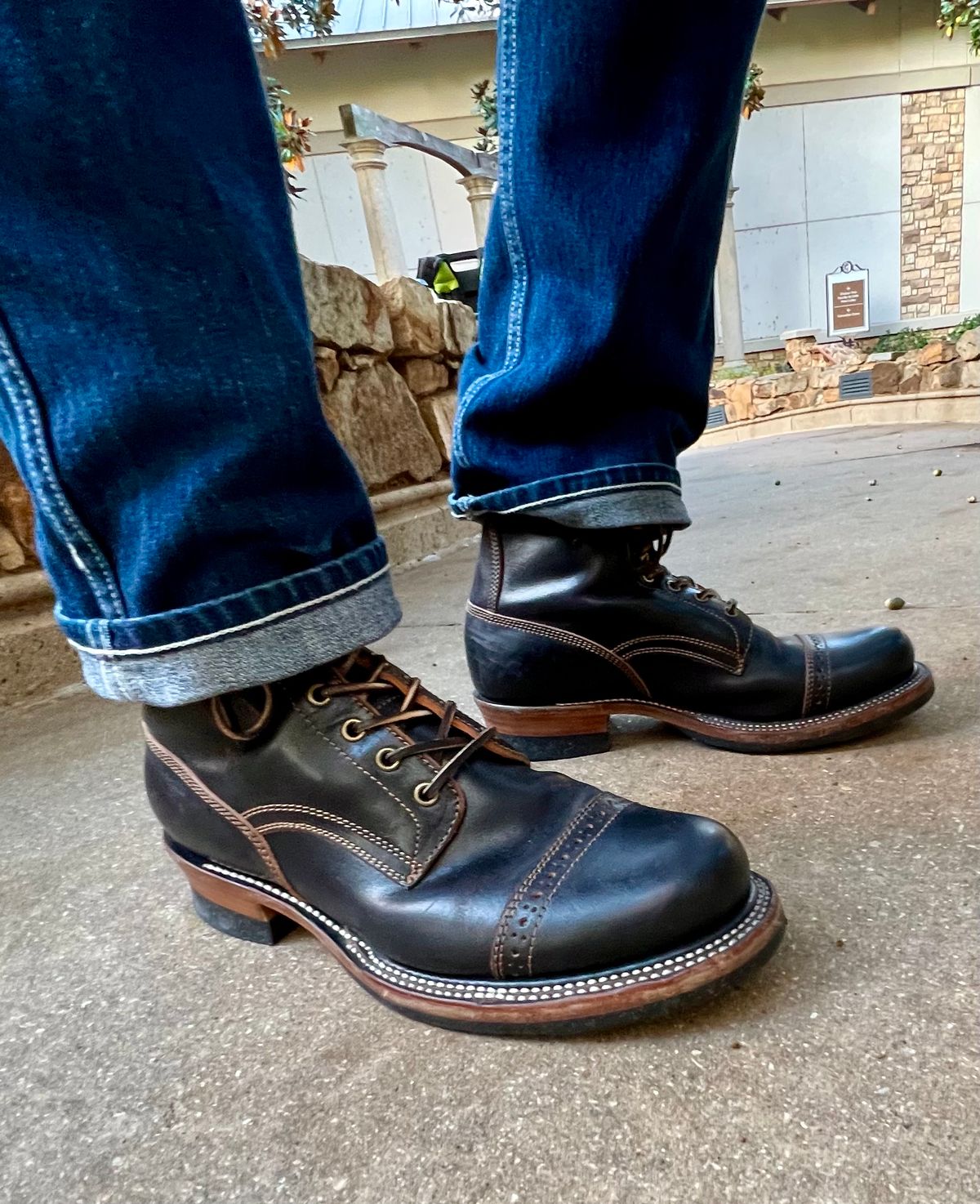 Photo by Dayrail on November 1, 2022 of the Quan Shoemaker Unlisted Model in Maryam Black Horsebutt.