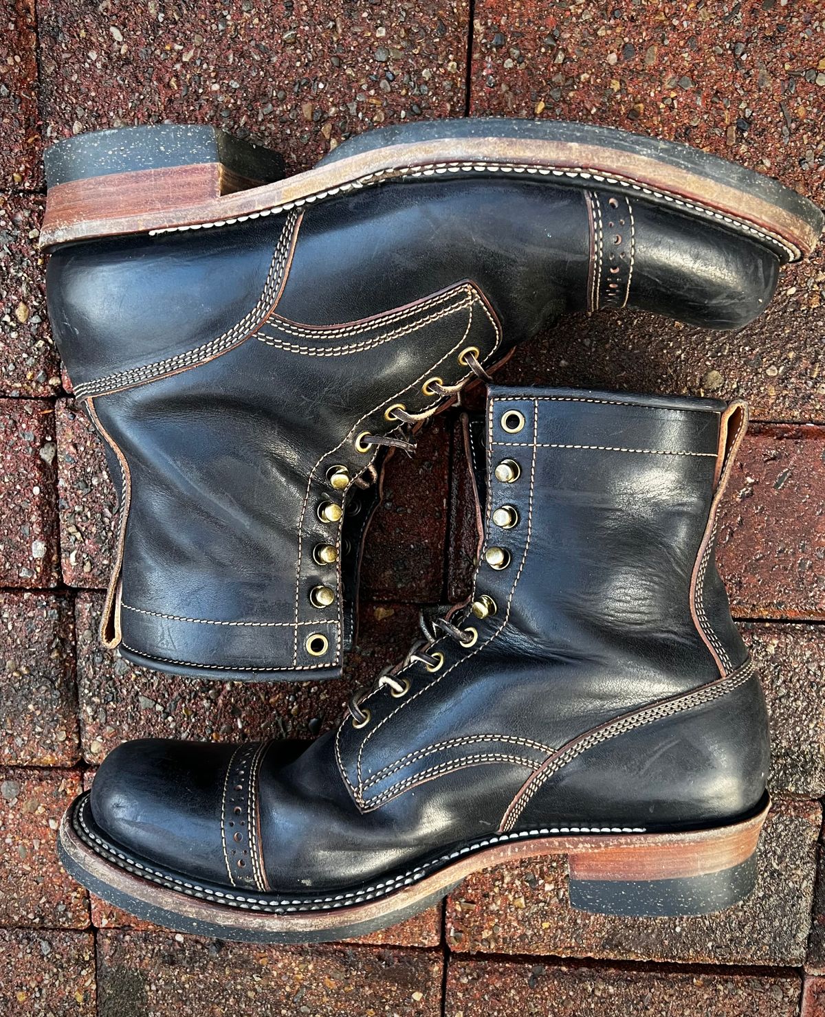 Photo by Dayrail on February 2, 2023 of the Quan Shoemaker Unlisted Model in Maryam Black Horsebutt.