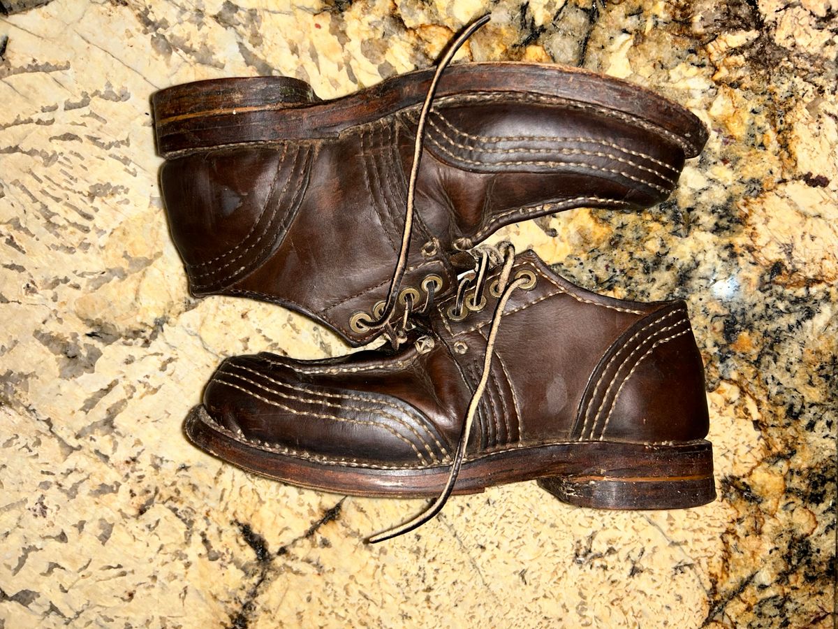 Photo by AdamGreenwell on November 3, 2024 of the 42 Original in 16 Ounce To 28 Ounce Leather On upper.